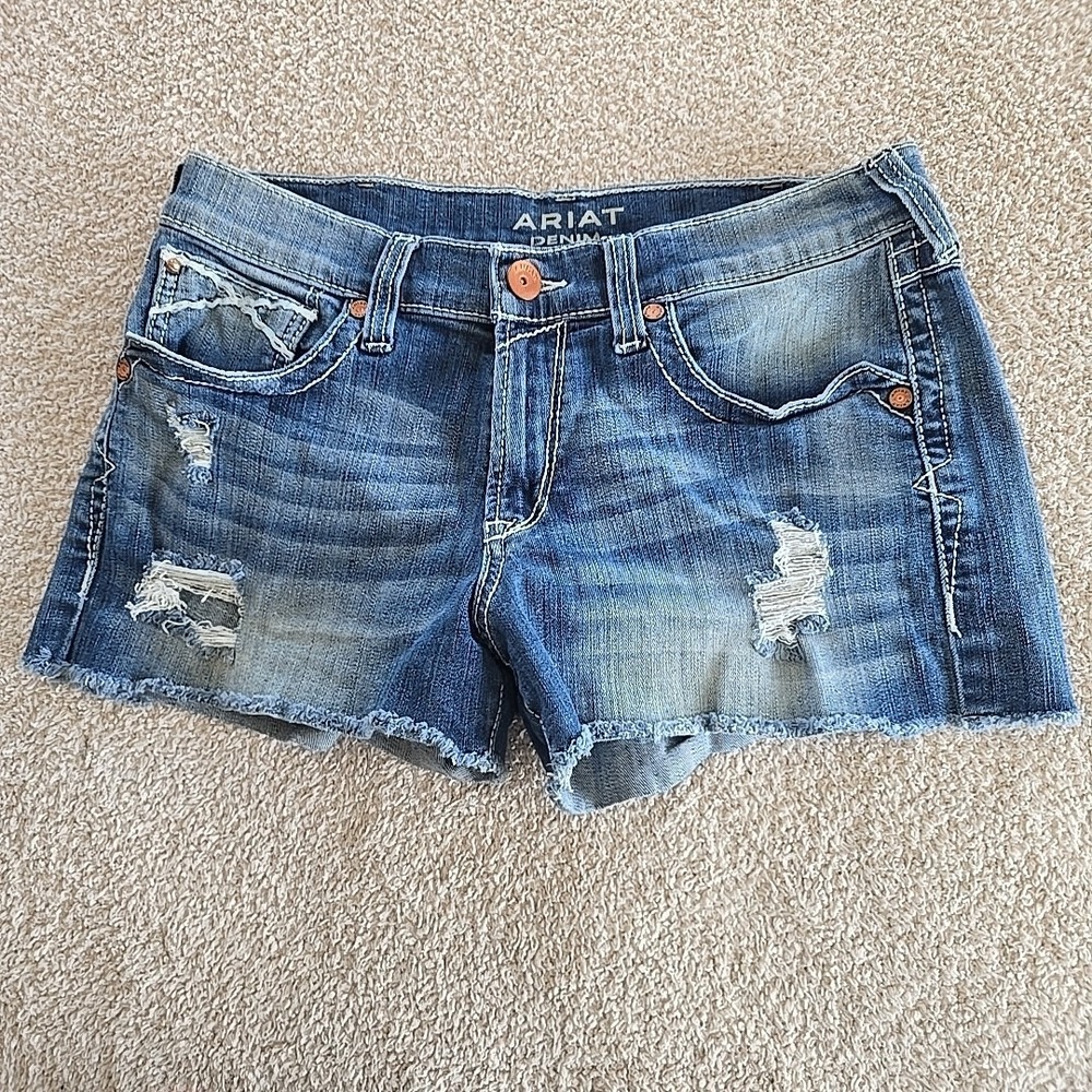 Ariat Boyfriend Denim Shorts Size 30R Distressed Rough Hem Y2K Vibes